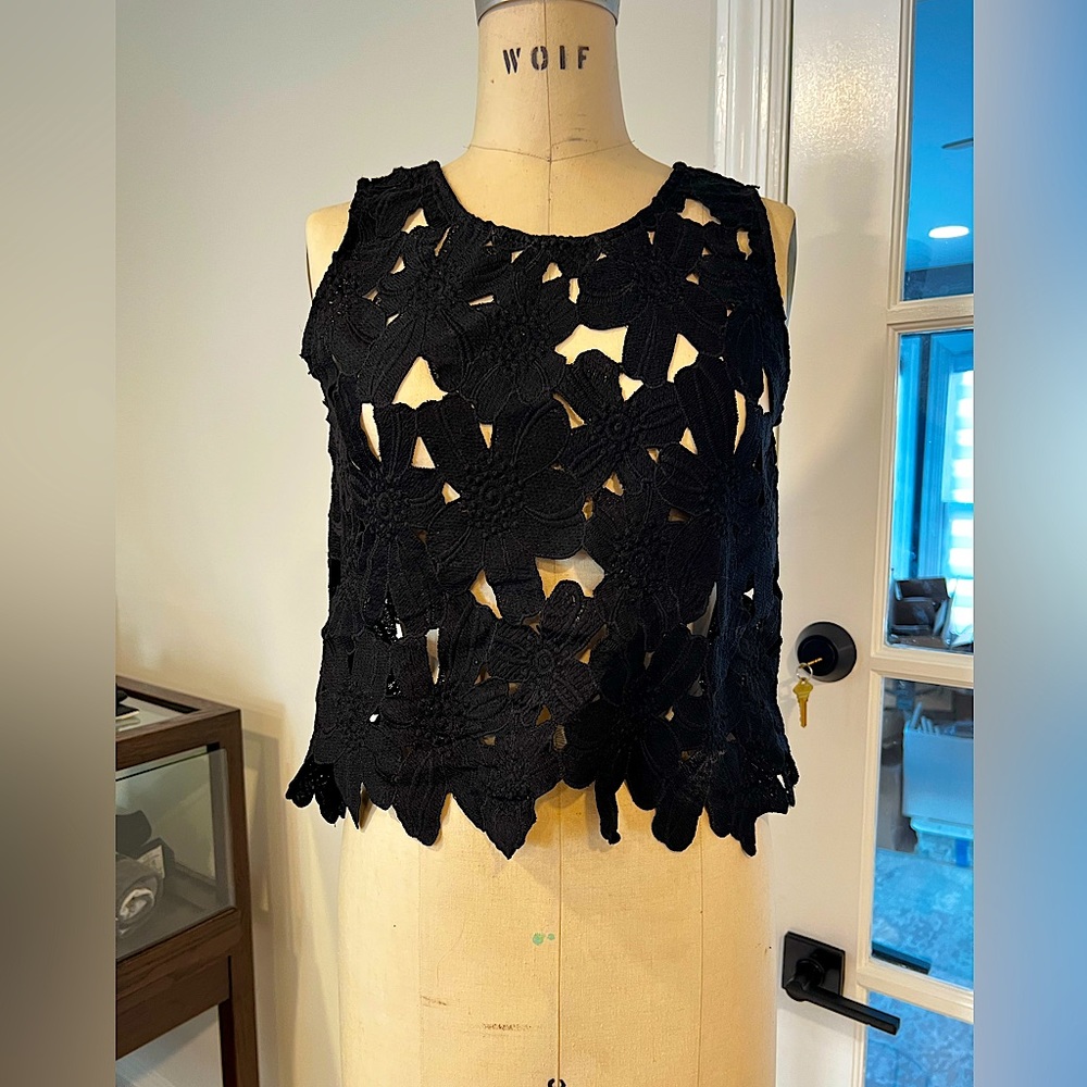 Openwork Embroidered Floral Black Sleeveless Top - size Medium